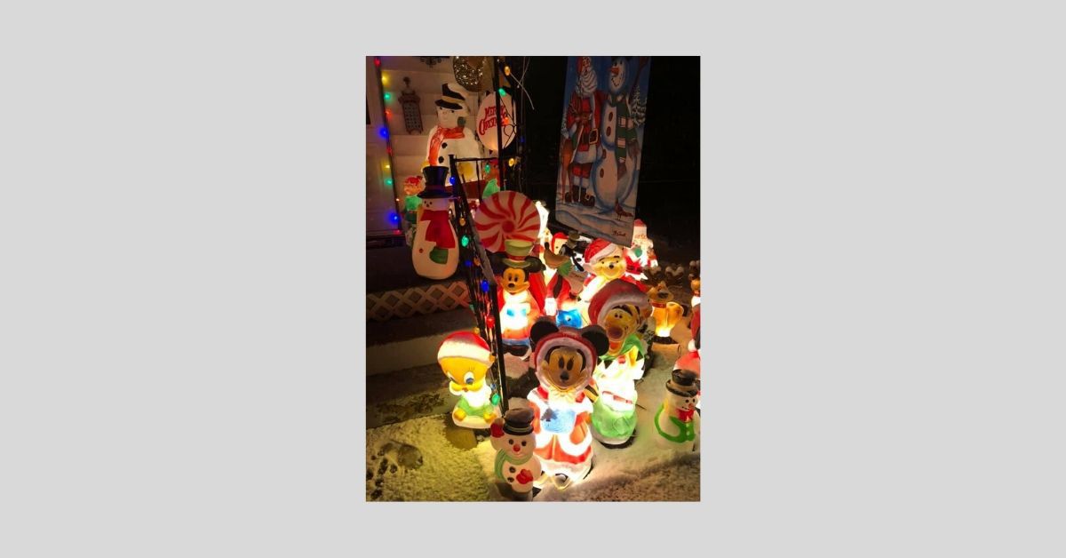 Christmas Corner Disney characters _ 2019